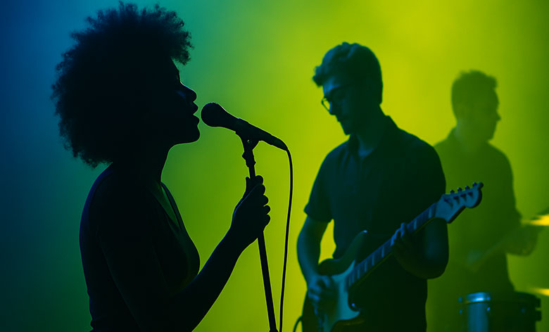 Contrato de artista: cláusulas que no puedes pasar por alto (y cómo generarlas fácilmente con Gig&Go)